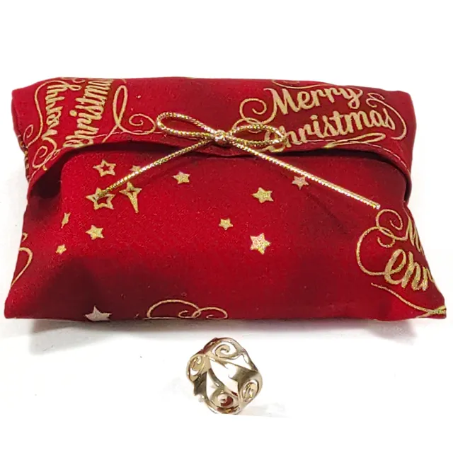 petite-fleur-pochettes-cadeaux-rouges-merry-christmas-tissu image 1