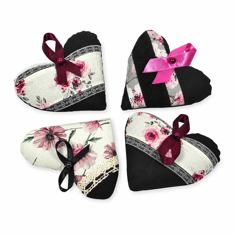 au-bonheur-de-petite-fleur-c-ur-noir-rose-coussin-d-co-coton-11cm image 1