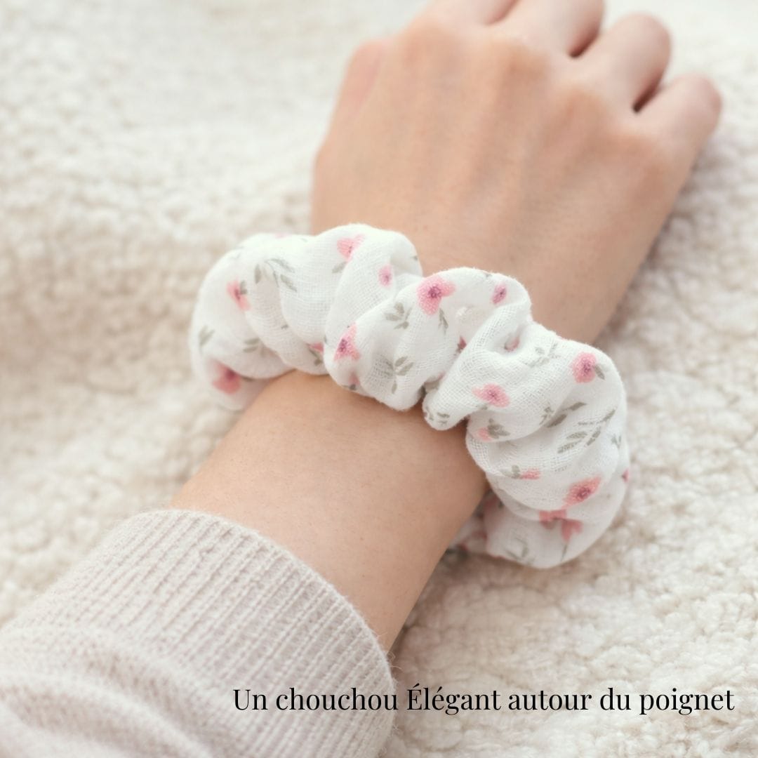 au-bonheur-de-petite-fleur-chouchou-coton-bio-floral-rose-blanc image 3