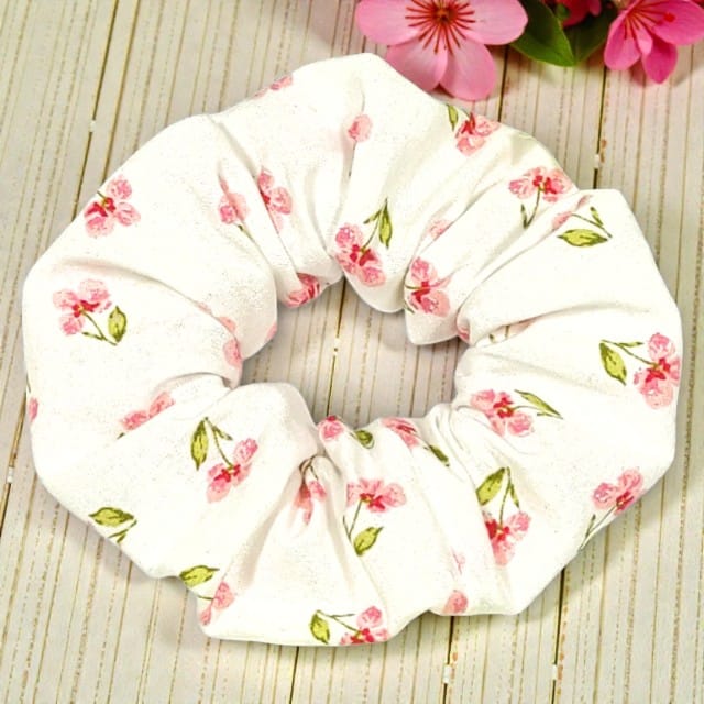 au-bonheur-de-petite-fleur-chouchou-pens-e-blanc-lastique-coton-bio image 1