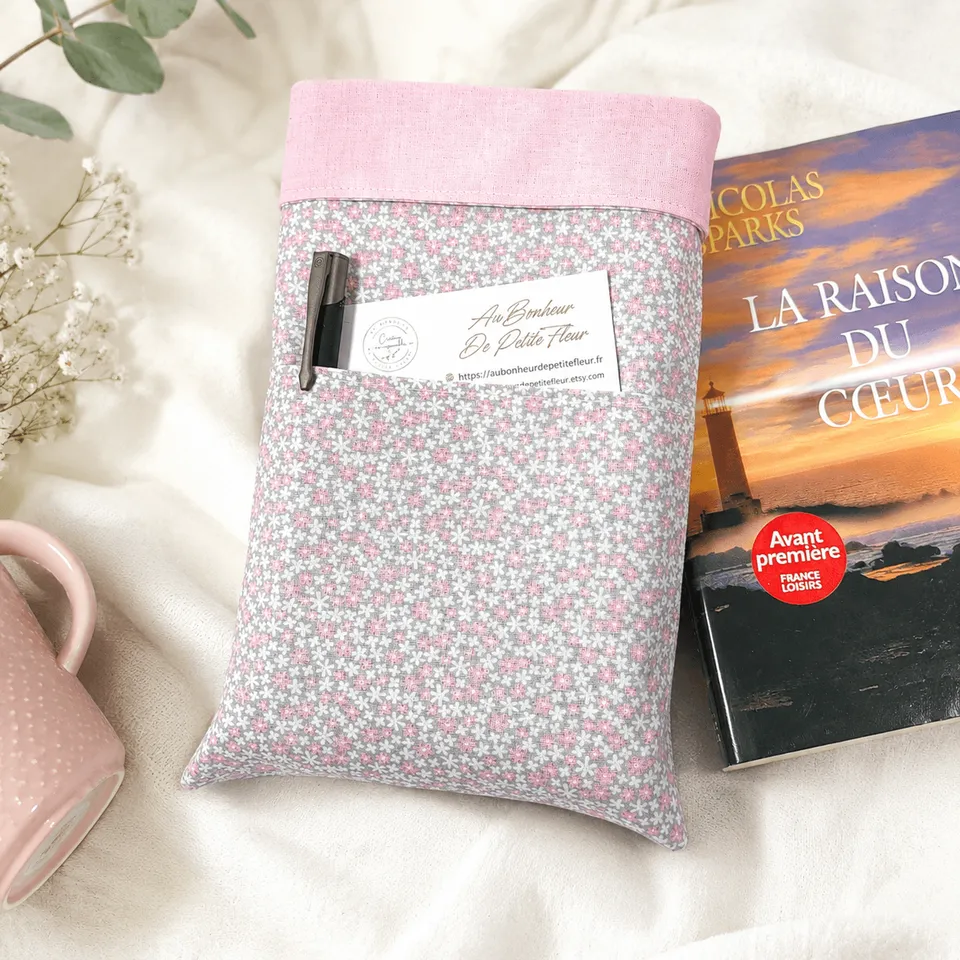 au-bonheur-de-petite-fleur-pochette-livre-poche-rose-mille-fleurs-coton image 1