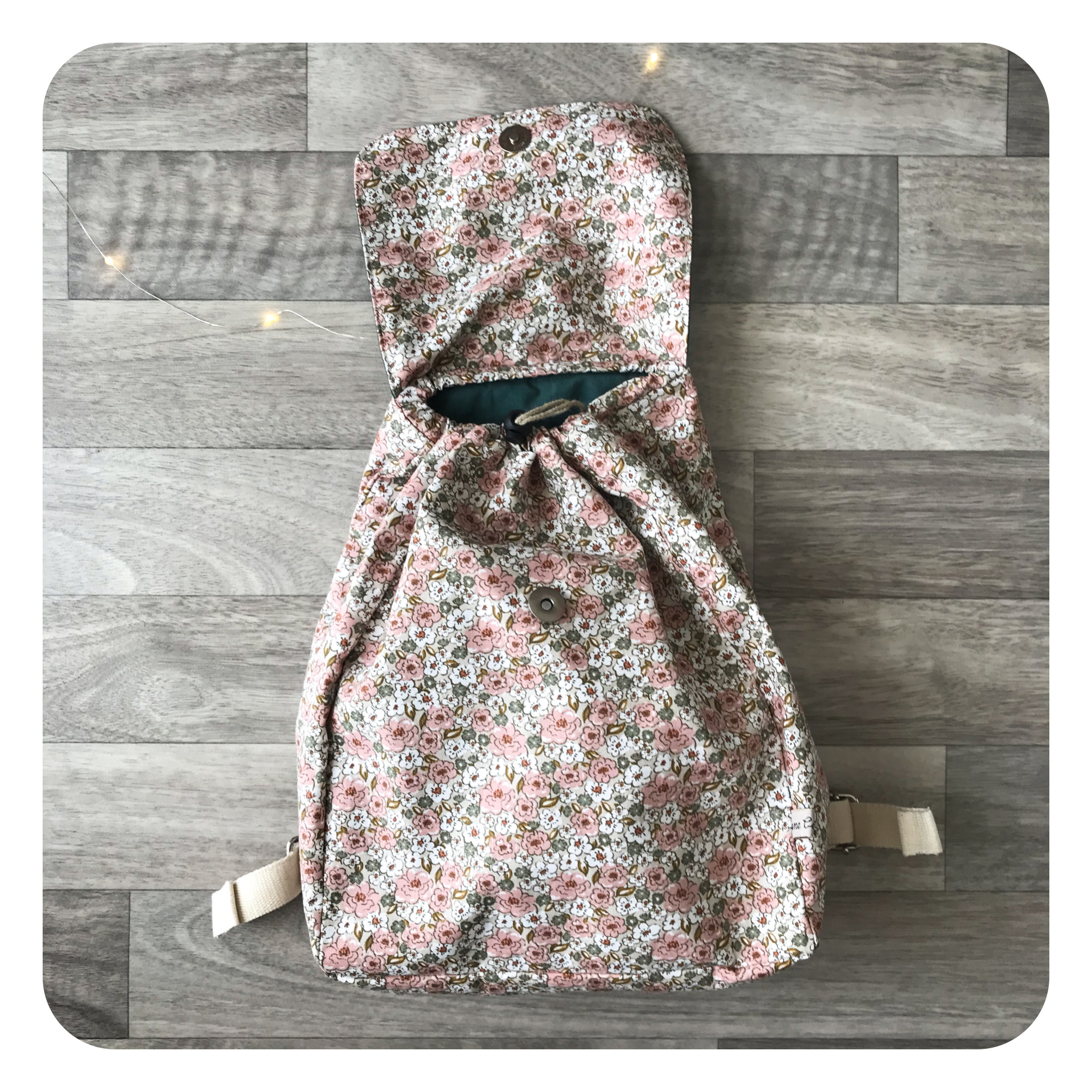 jane-couture-en-sortie-sac-dos-maternelle-pr-nom image 5