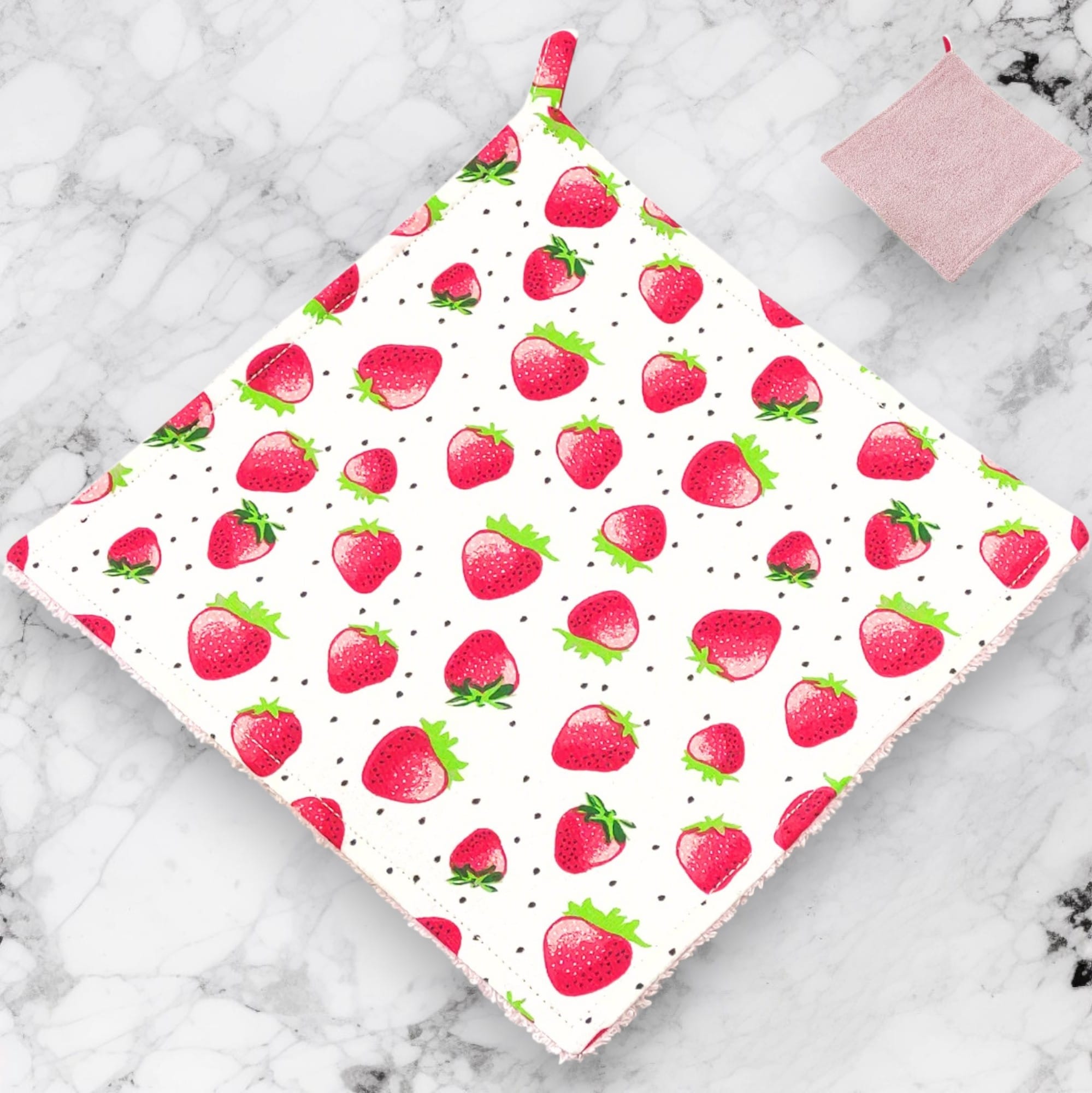 au-bonheur-de-petite-fleur-essuie-tout-fraises-22x22-cm-coton-bio image 2