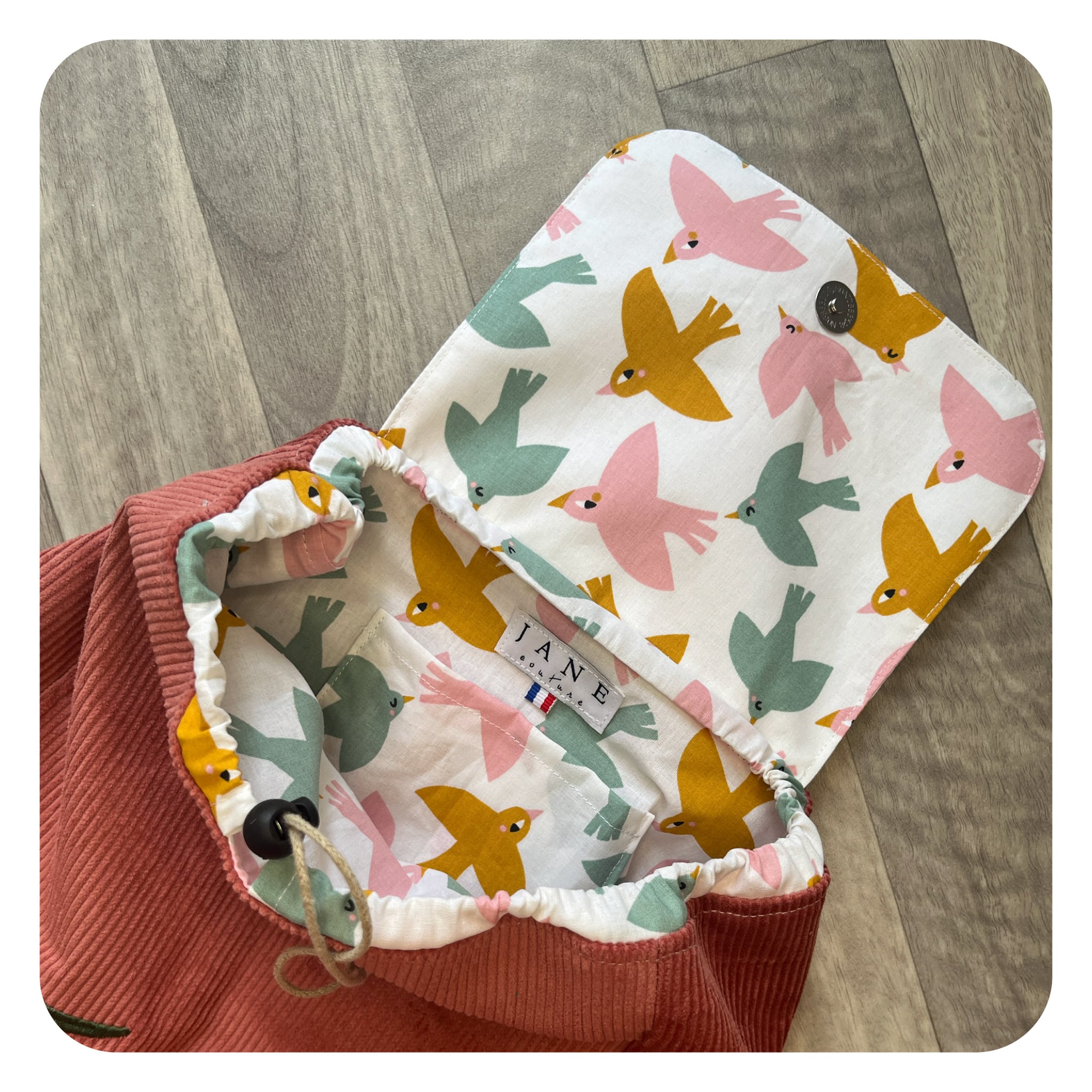 jane-couture-sac-dos-maternelle-velours-500-raies-r-glable image 5