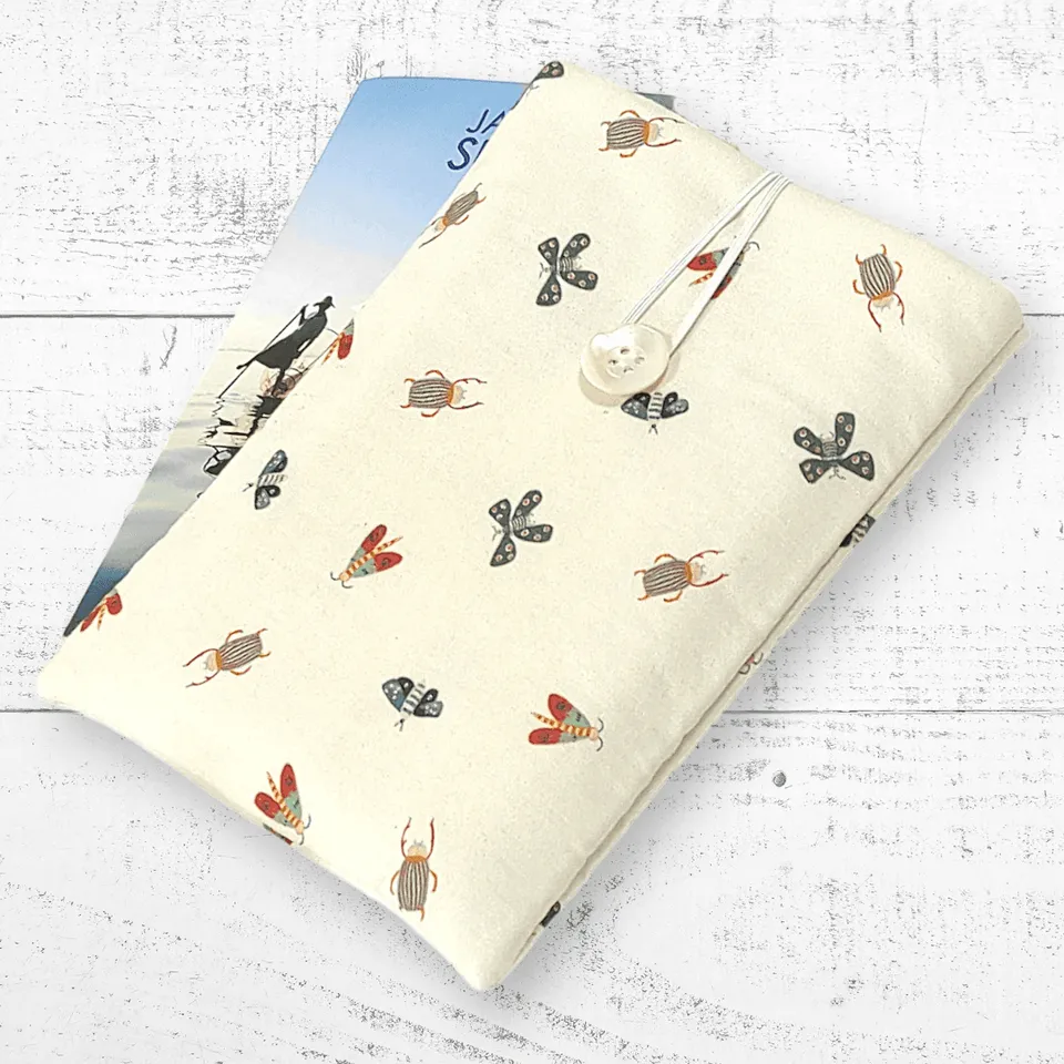 au-bonheur-de-petite-fleur-pochette-livre-coton-bio-insectes-20x15-cm image 1
