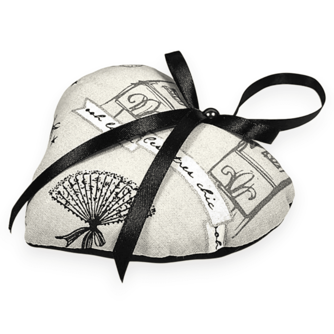 au-bonheur-de-petite-fleur-coussin-c-ur-suspendre-coton-fait-main image 2