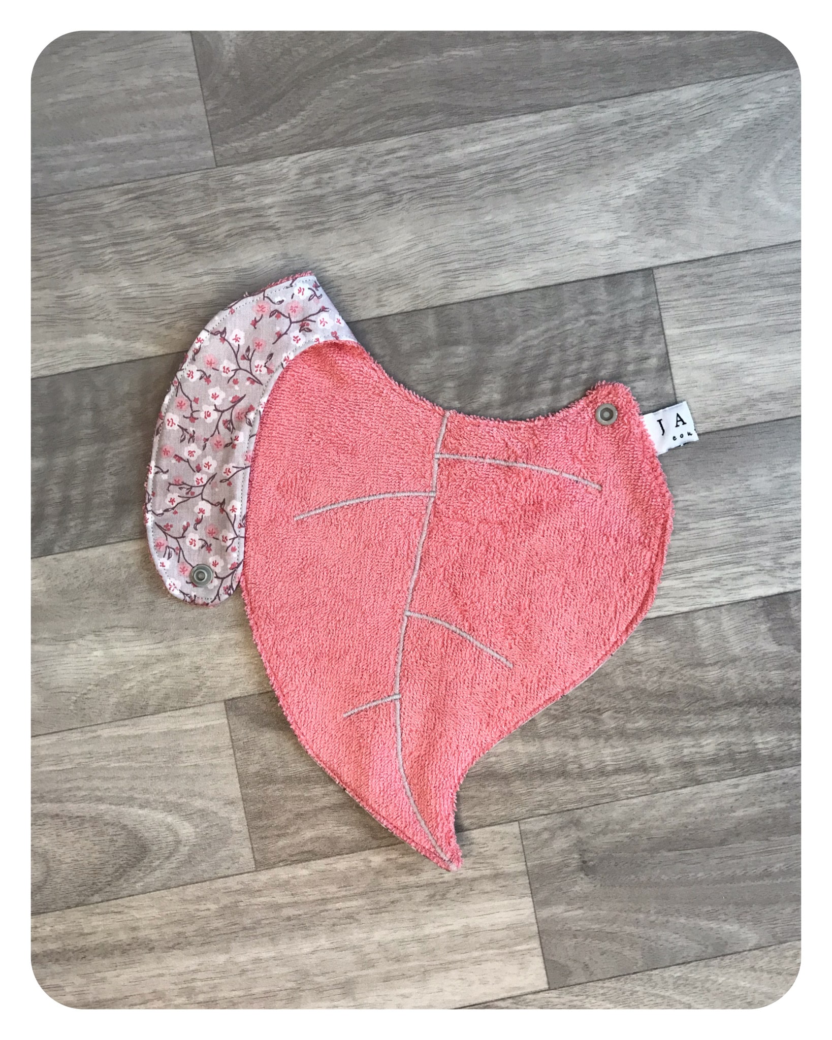 jane-couture-repas-bavoir-poisson-micro-ponge-bambou-0-6-mois image 7
