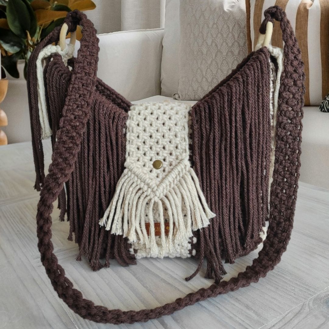 au-bonheur-de-petite-fleur-sac-macram-bandouli-re-marron-cru-franges image 1