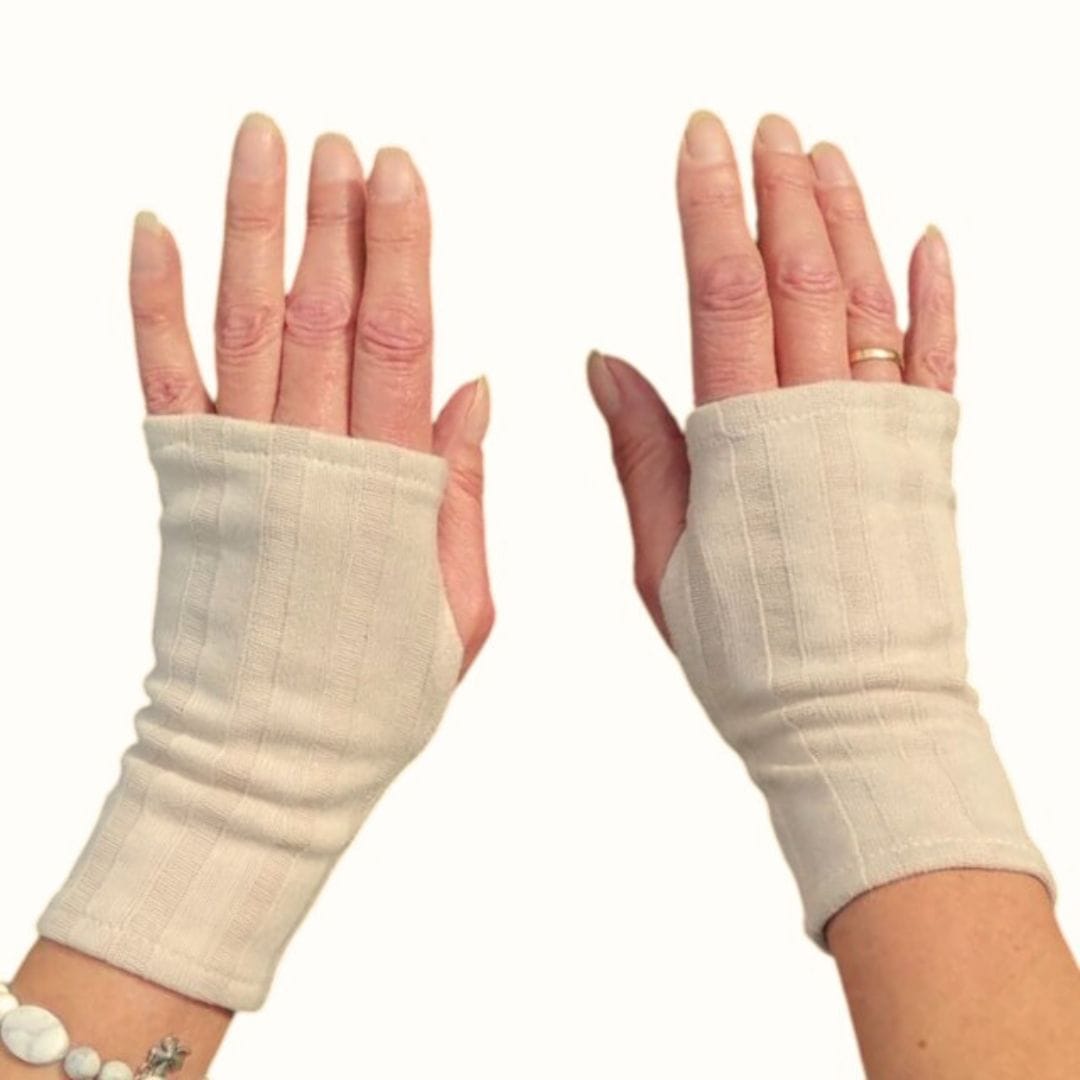 au-bonheur-de-petite-fleur-mitaines-mi-saison-beige-gants-coton-femme image 4