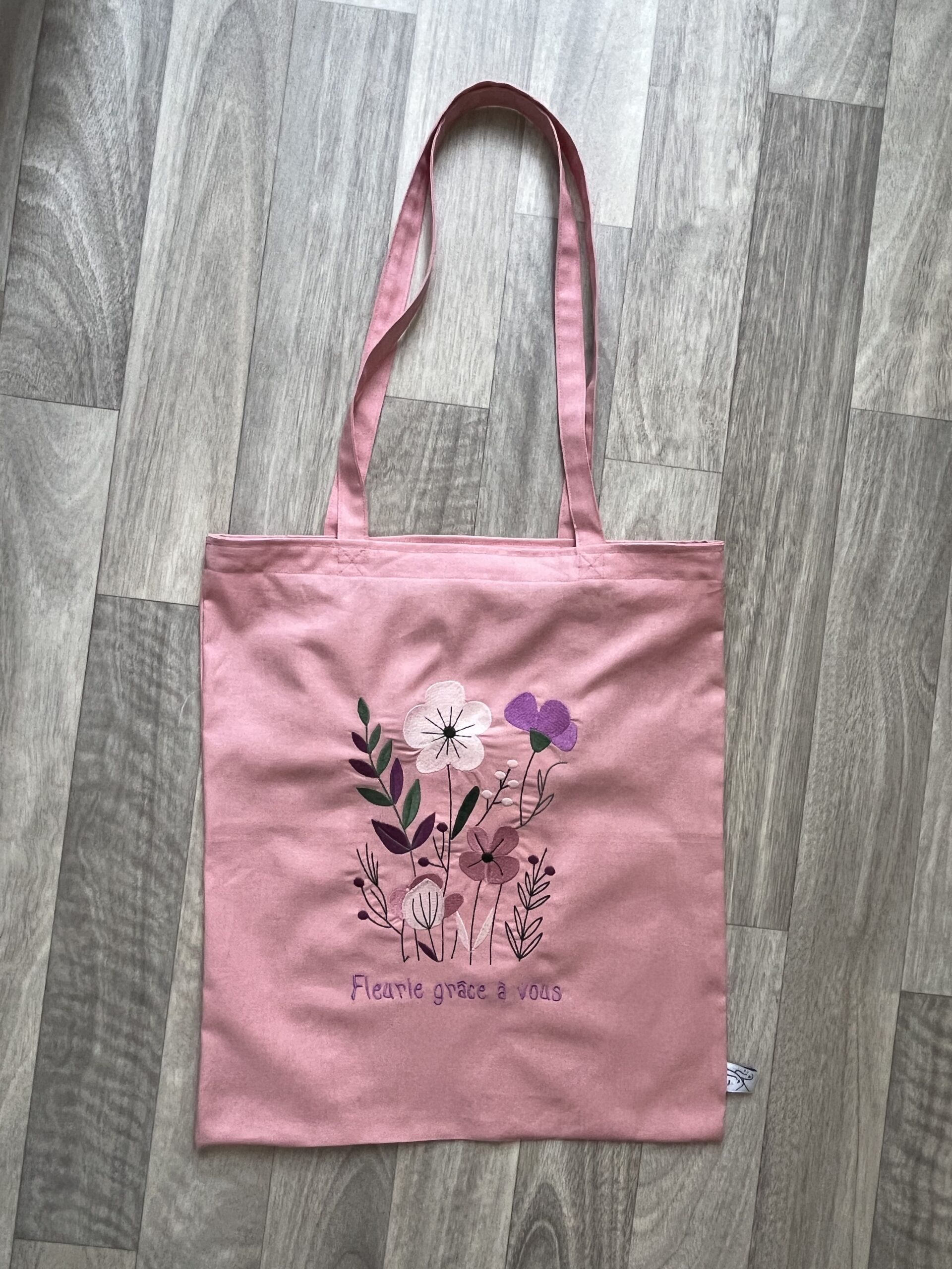 jane-couture-en-sortie-totebag-bienveillant-coton-brod image 4