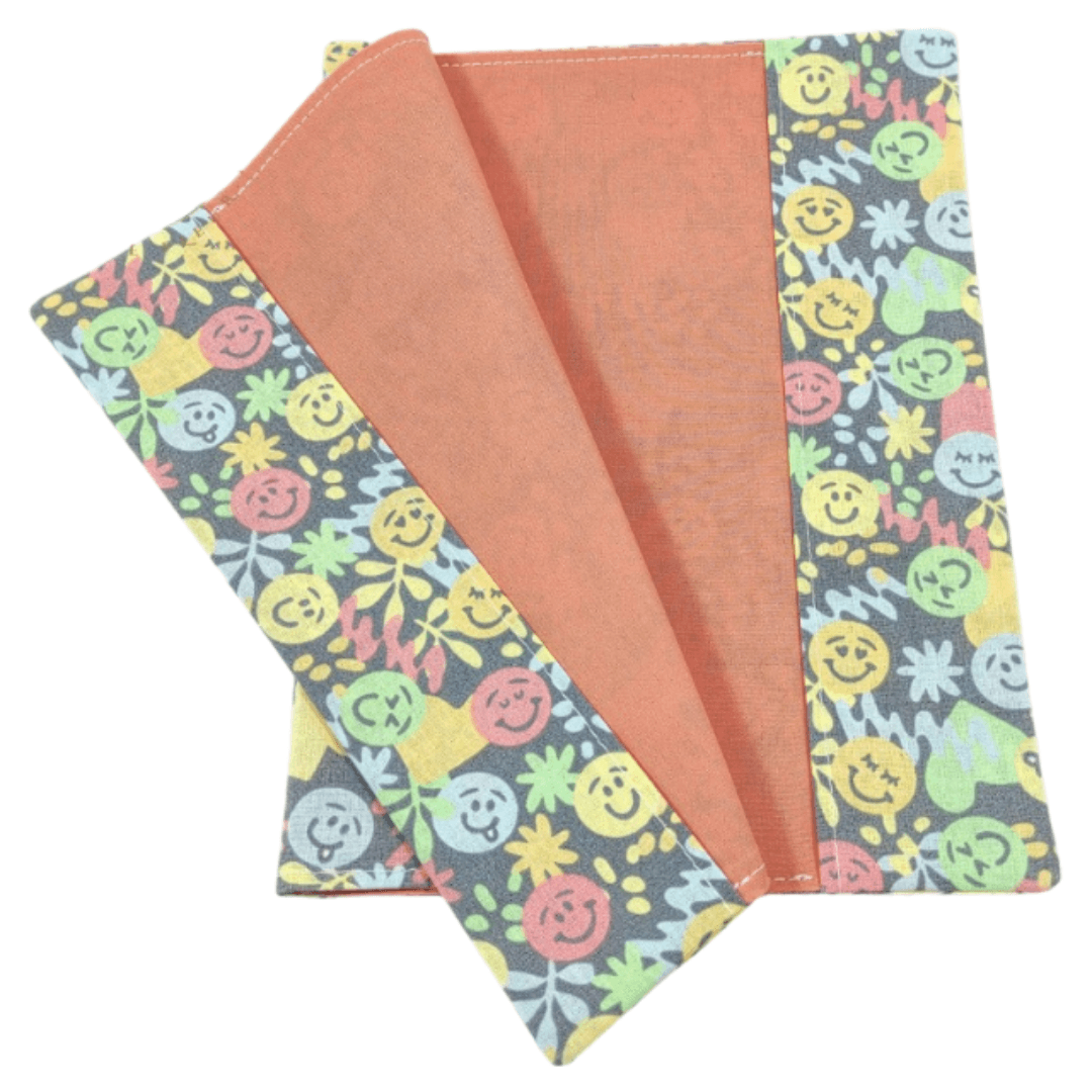 au-bonheur-de-petite-fleur-prot-ge-cahier-sourire-coton-bio-lavable image 1