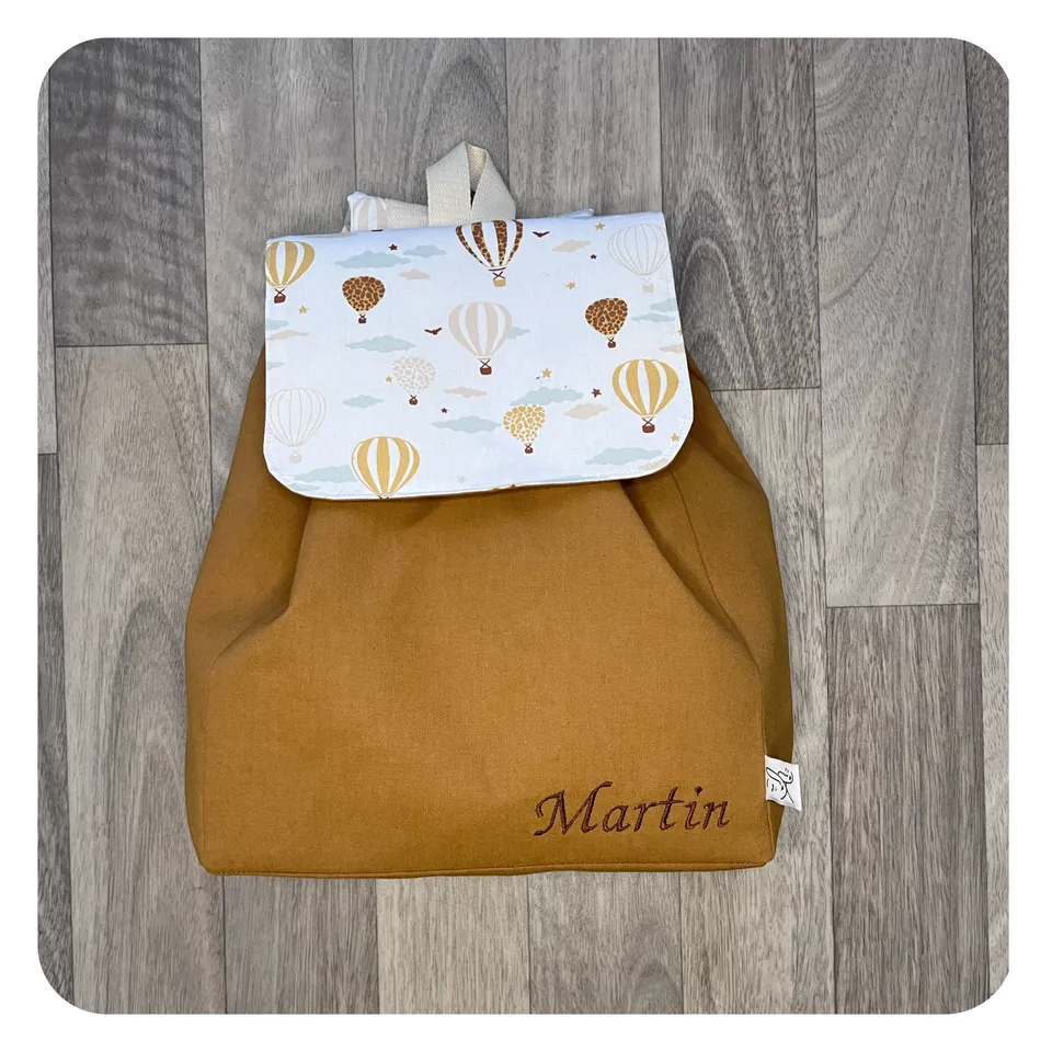 jane-couture-en-sortie-sac-dos-maternelle-sac-enfant-uni image 1