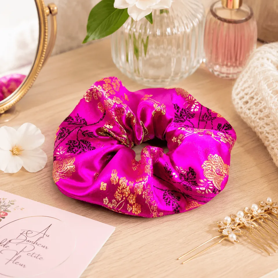 au-bonheur-de-petite-fleur-chouchou-rose-dor-tissu-japonais-fleuri image 1