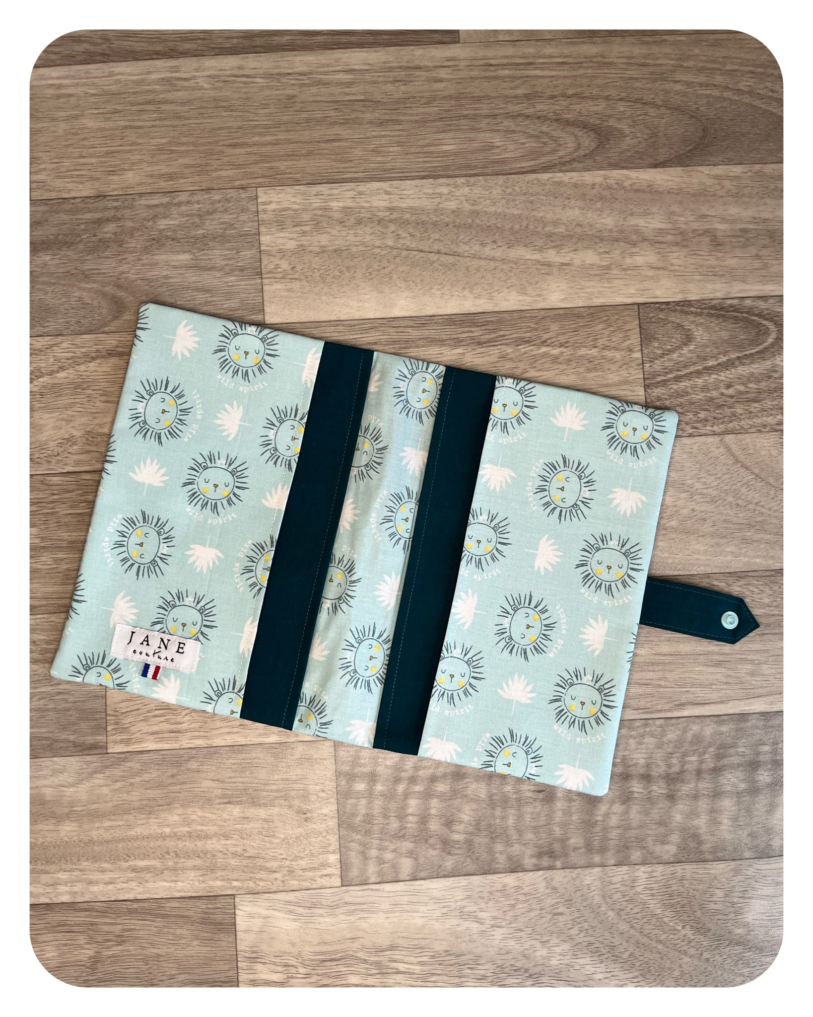 jane-couture-en-sortie-prot-ge-carnet-sant-personnalis-coton image 6