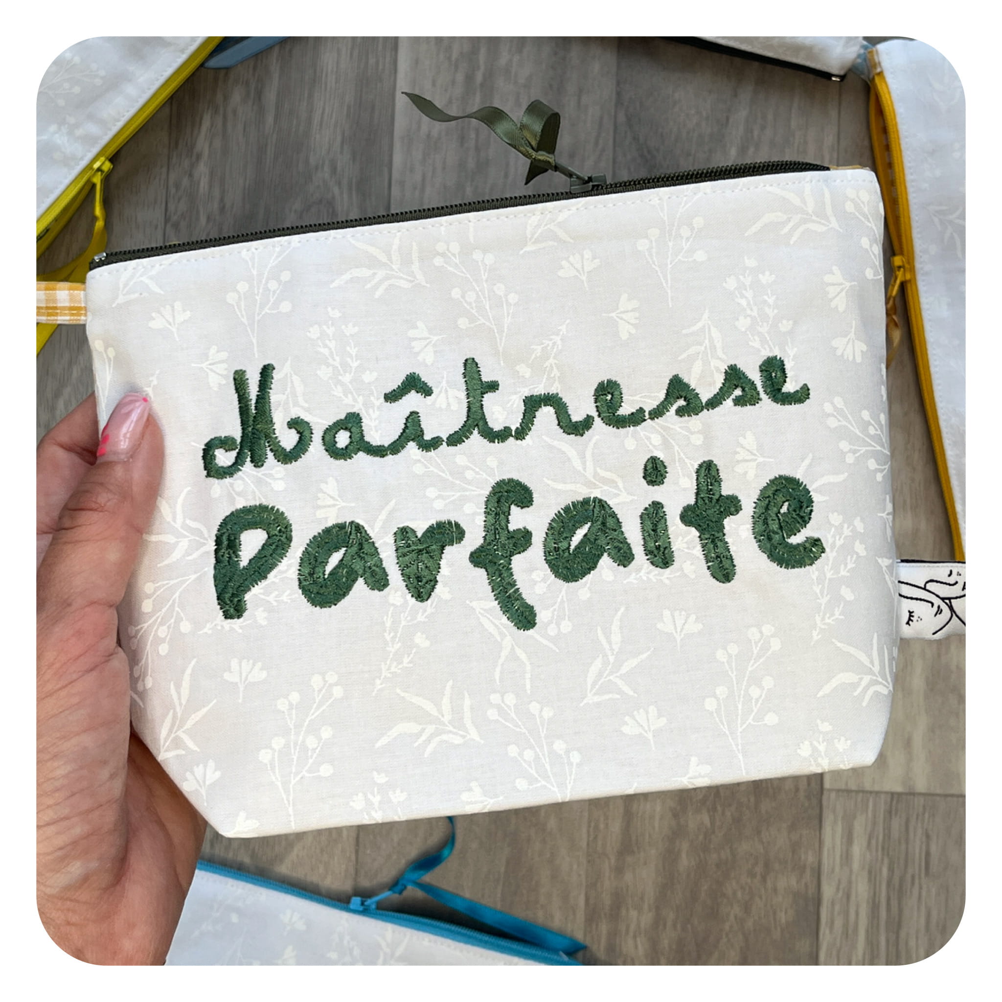 jane-couture-les-occasions-merci-ma-tresse-trousse-coton-15x20-cm image 4