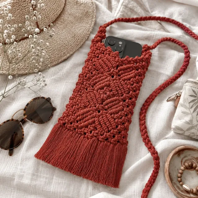 au-bonheur-de-petite-fleur-pochette-t-l-phone-macram-rouge-bandouli-re image 1