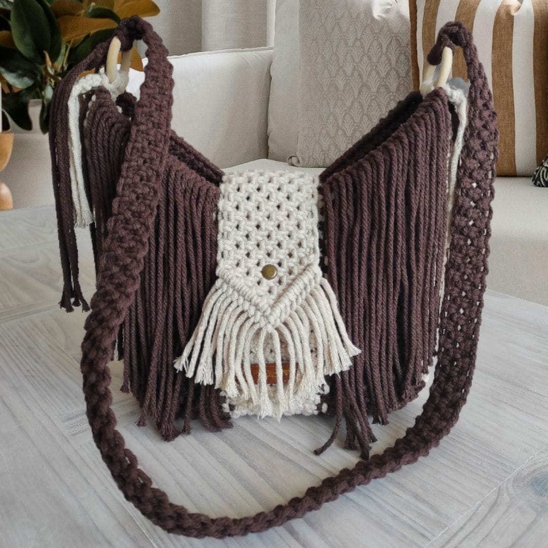 au-bonheur-de-petite-fleur-sac-macram-bandouli-re-marron-cru-franges image 3