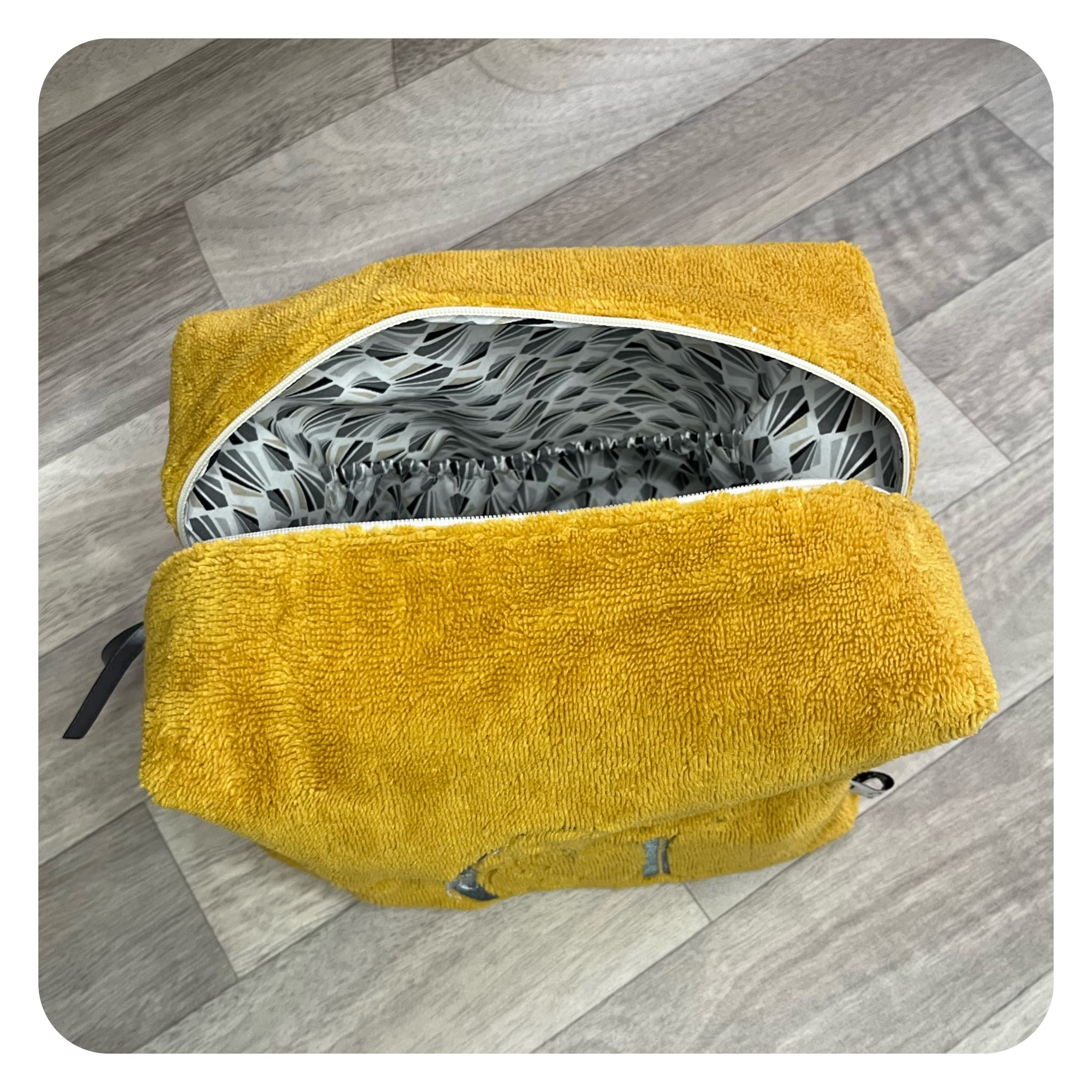 jane-couture-en-sortie-trousse-de-toilette-moumoute-personnalisable image 8