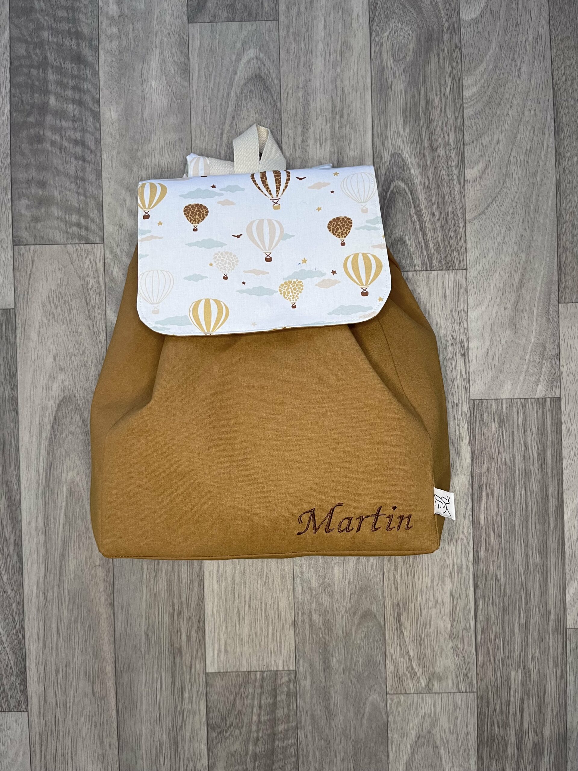 jane-couture-en-sortie-sac-dos-maternelle-sac-enfant-uni image 2