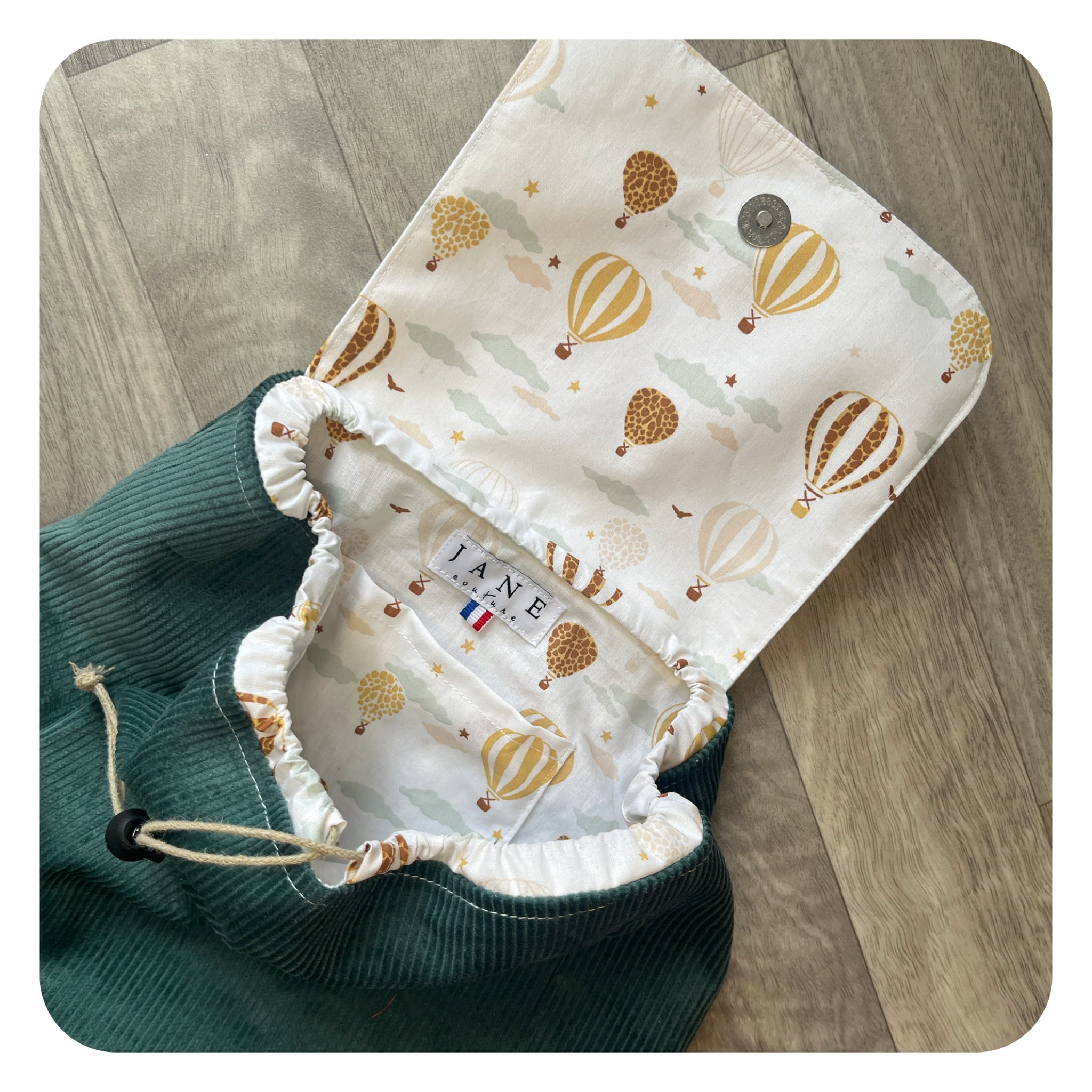 jane-couture-sac-dos-maternelle-velours-500-raies-r-glable image 4