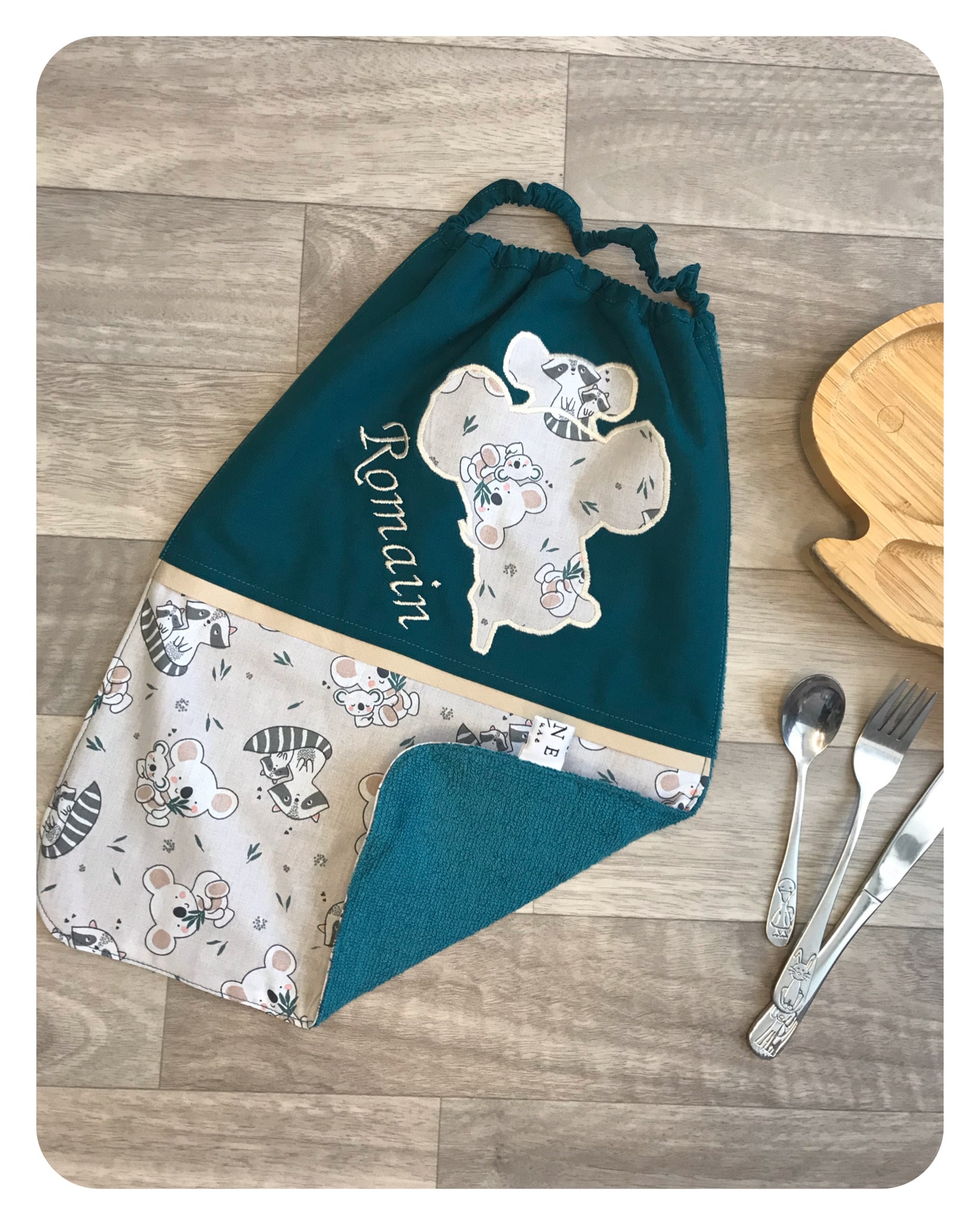 jane-couture-repas-bavoir-maternelle-personnalisable-lastique image 5