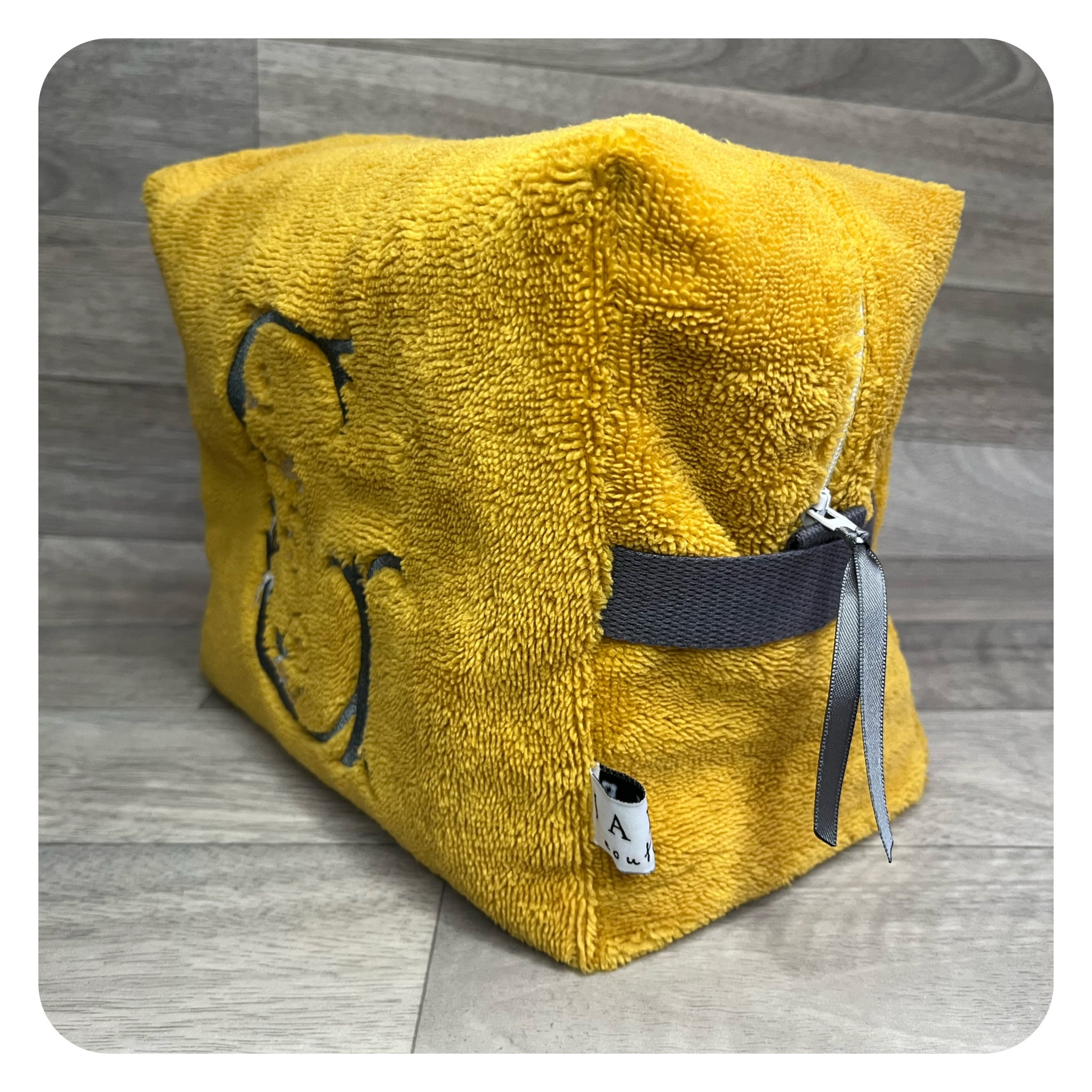 jane-couture-en-sortie-trousse-de-toilette-moumoute-personnalisable image 4
