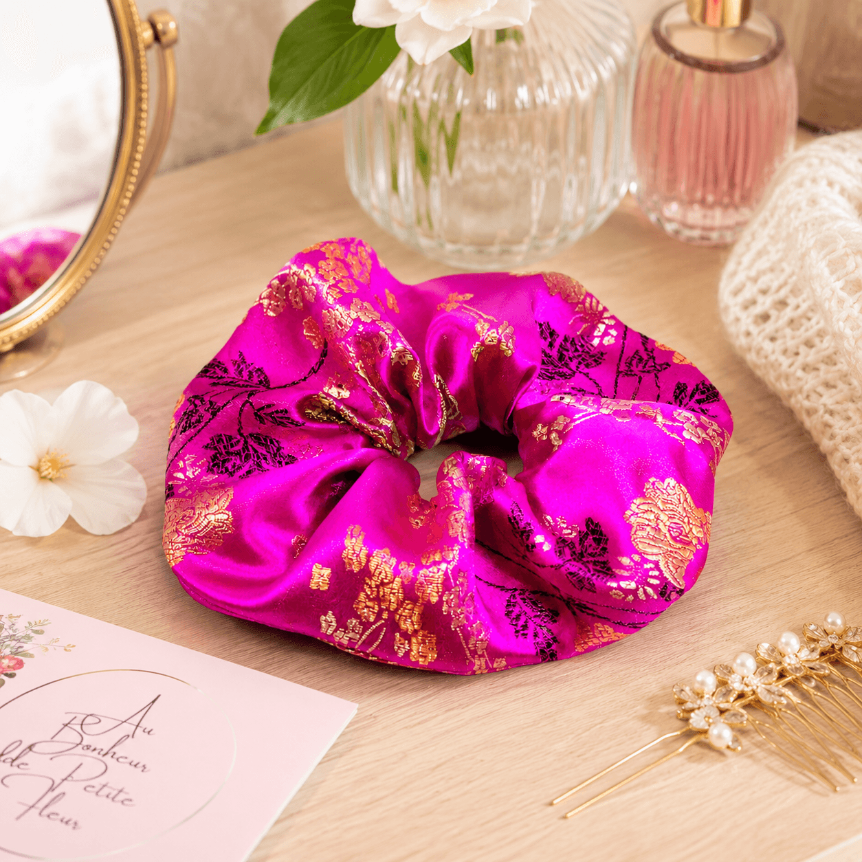 au-bonheur-de-petite-fleur-chouchou-rose-dor-tissu-japonais-fleuri image 1